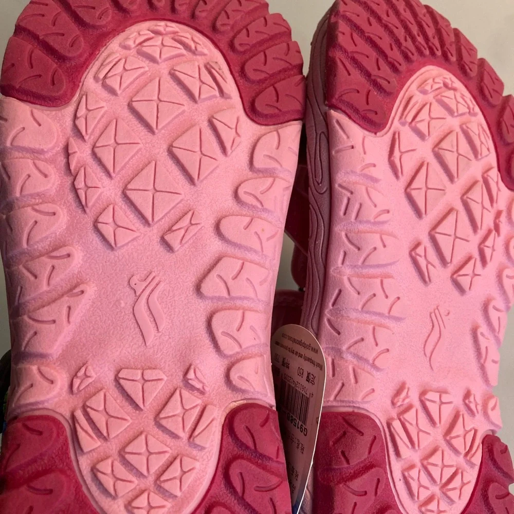 Gold pigeon bicycle pink girls sandals Nwt 34